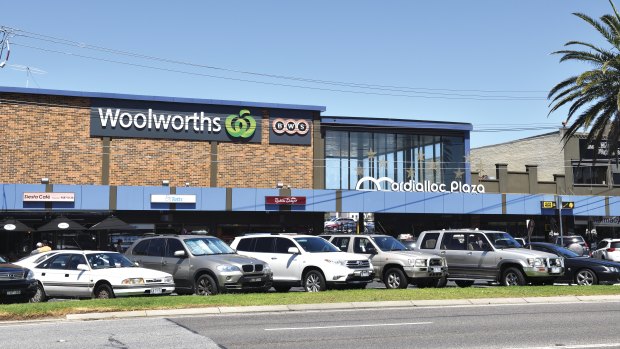 Woolworths has snapped up Mordialloc Plaza.