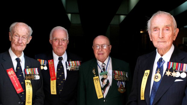 Sir John Carrick (right) at a ceremony at Shores school in 2008 to recognise the  "Thirty-Niners" - men who served in the reserve forces prior to WWII.