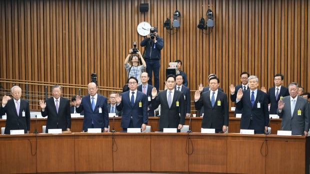 LG Group chairman Koo Bon-Moo dies, leaves company to son