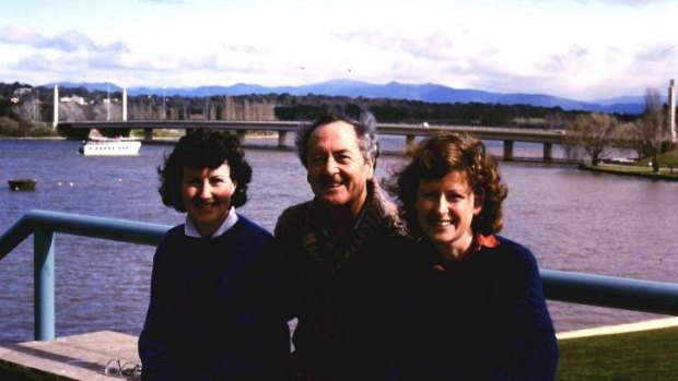 25 years ago: Dan Lee with his daughters Julie Anne and Margaret at Regatta Point in 1988.