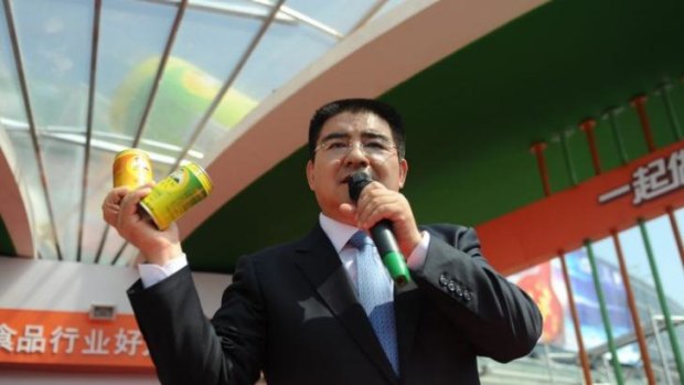 Chinese billionaire philanthropist Chen Guangbiao selling canned air in 2013.