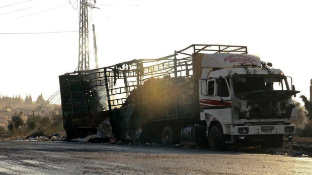 A UN humanitarian aid convoy in Syria was hit by an air strike on Monday.