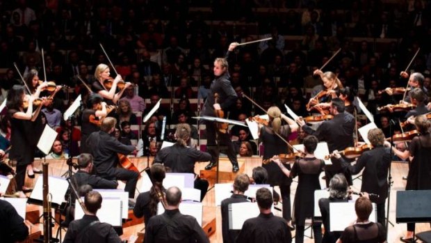 Richard Tognetti conducting the Australian Chamber Orchestra.