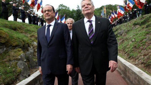 French President Francois Hollande and German President Joachim Gauck commemorate the centenary of the outbreak of World War One.
