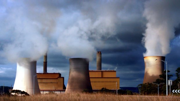 The US is leaning towards Australia's plan on a world-wide scheme to reduce carbon emissions.