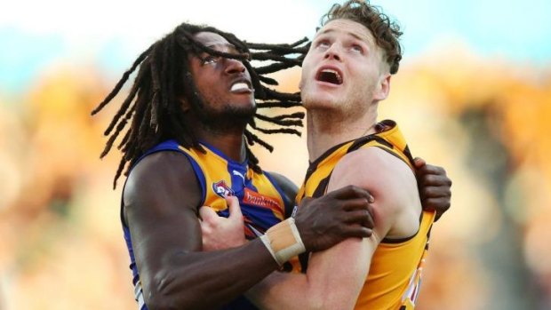 Luke Lowden comes to grips with Nic Naitanui. 