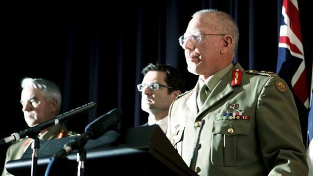 Acting Chief of the Defence Force, Lieutenant General David Hurley, announces the death of two Australian diggers in Afghanistan.