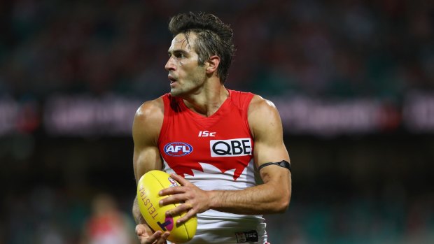 SYDNEY, AUSTRALIA - SEPTEMBER 17: Josh Kennedy of the Swans looks upfield during the First AFL Semi Final match between the Sydney Swans and the Adelaide Crows at the Sydney Cricket Ground on September 17, 2016 in Sydney, Australia. (Photo by Ryan Pierse/Getty Images)