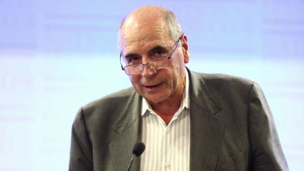 Bernie Fraser, Chair of the Climate Change Authority and former Reserve Bank Governor, addresses the National Press Club.