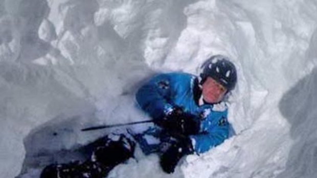 Prominent Melbourne real estate agent John Castran buried in snow after being buried by an avalanche in New Zealand that killed a New South Wales man.
