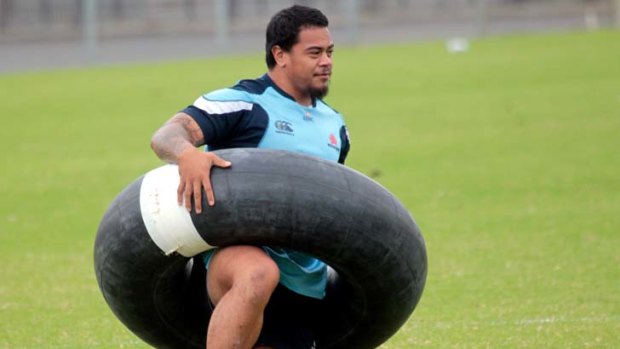 Ring leader &#8230; We suspected the wheels had come off the Waratahs' campaign, and this pic proves it. It's all very well telling front-rowers they need to bulk up, but the spare tyre sported by John Ulugia was taking things too far.