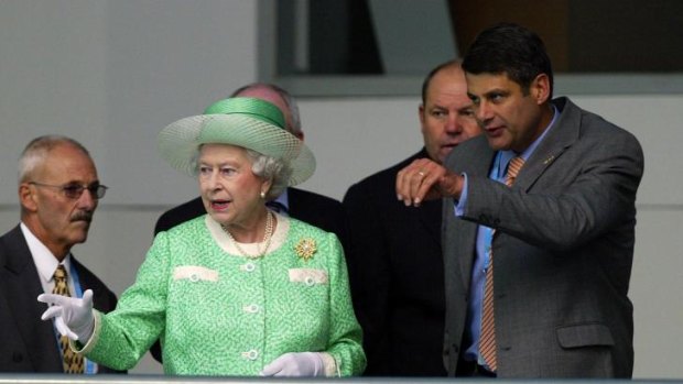 The Queen with Victorian Premier Steve Bracks during the 2006  Games in Melbourne.