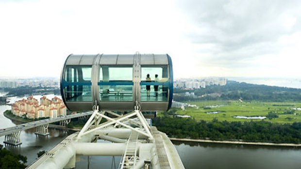 Qi to Singapore ... on board the Singapore flyer.