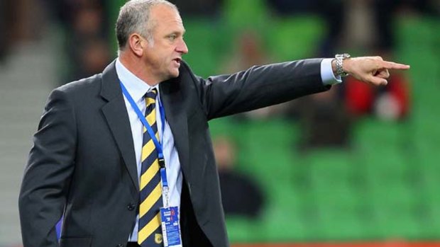 Harry Kewell's manager Bernie Mandic has pointed the finger at former Socceroos coach Graham Arnold as the source of the leaks to Fox Sports commentator Robbie Slater.
