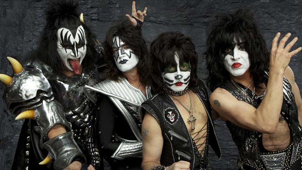 Kiss will tour with Motley Crue.