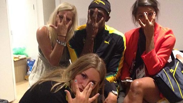 Usain Bolt tweeted a picture of himself with three Swedish women handballers.