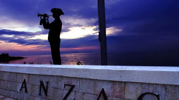 NSW MPs have been told they will not be welcome at the Gallipoli centenary commemoration in 2015.
