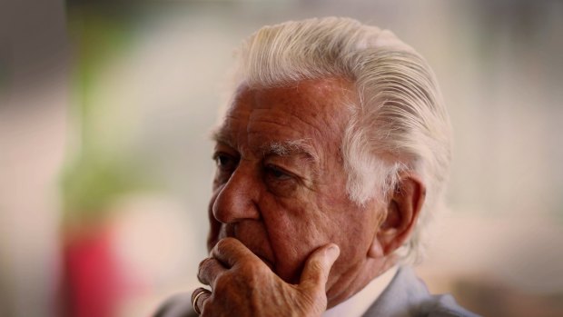 Former prime minister Bob Hawke has revealed he supports voluntary euthanasia.