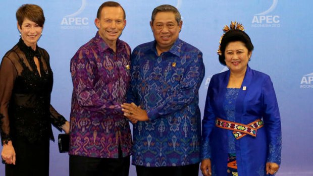 Susilo Bambang Yudhyono and his wife Ibu Ani Yudhoyono welcome Prime Minister Tony Abbott and his wife Margie to the APEC gala dinner in October this year.