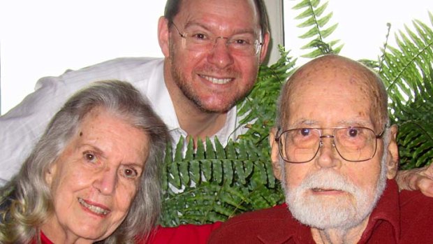 Pioneer in bone marrow transplants &#8230; E. Donnall Thomas (at right) with his wife Dottie and John Rasko.