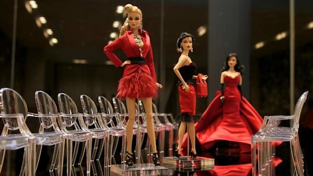 Dolls in a fashion parade.