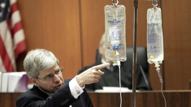 Anaesthesiologist Steven Shafer demonstrates the use of propofol in court.