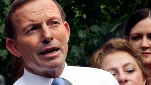 Opposition Leader Tony Abbott says the federal government should fund vital road infrastructure ahead of commuter rail projects.