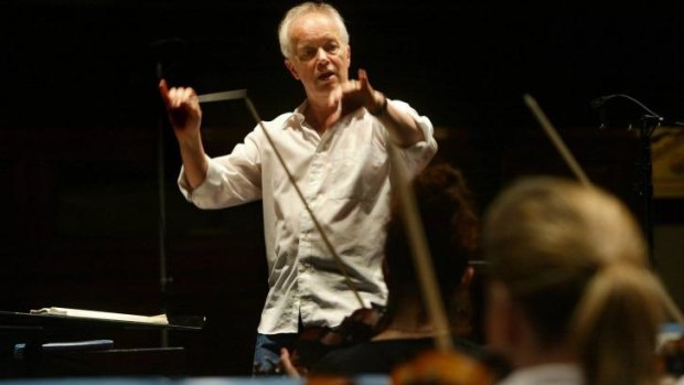 Conductor Edo de Waart with the Sydney Symphony Orchestra in 2003.