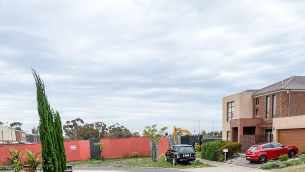 Cairnlea residents are concerned about the asbestos dump in their neighbourhood.