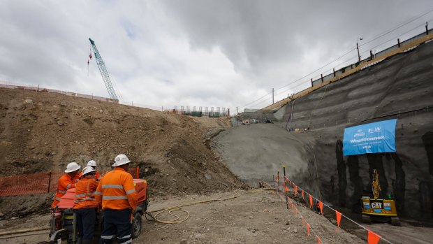 Sydney's WestConnex project has cost estimates significantly lower than experience would indicate, the Productivity Commission warns.