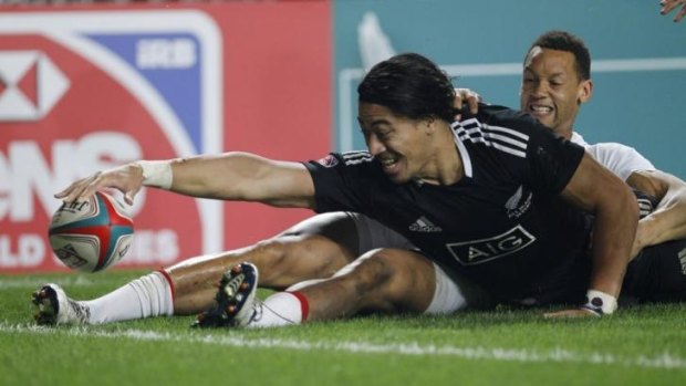 New Zealand's Ben Lam crosses for a try in the Hong Kong Sevens final.