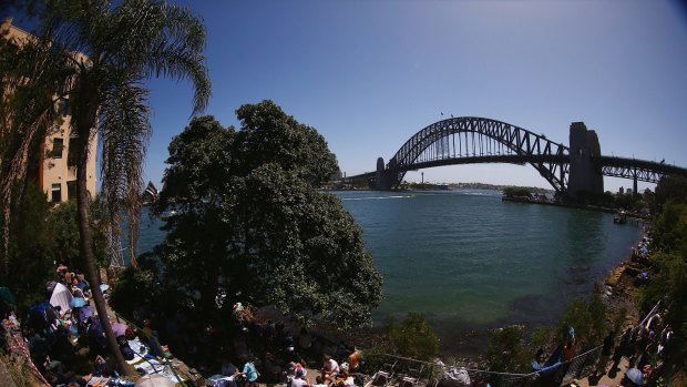 People scrambled early for a prime position at Kirribilli last New Year's Eve.