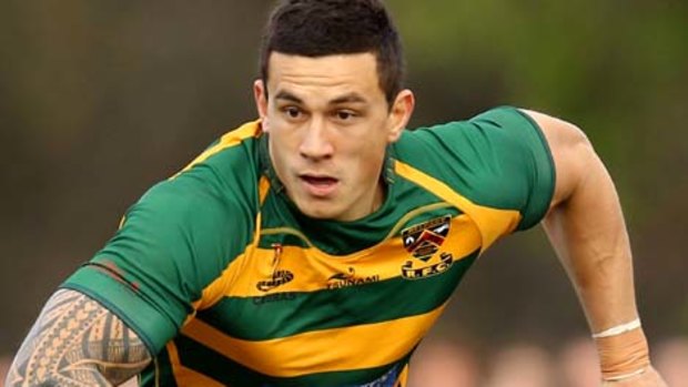 Injury has delayed Sonny Bill Williams's debut for Canterbury.