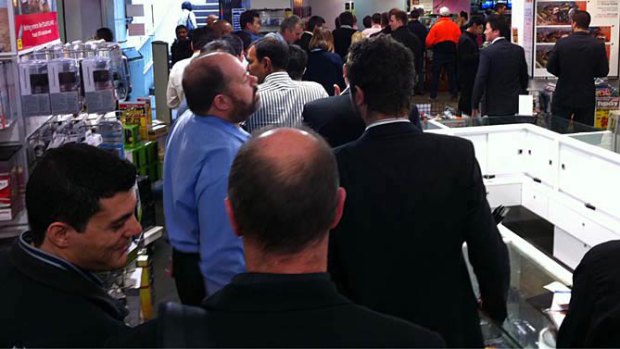 The Harvey Norman store at Martin Place was packed. Photo: <a href="http://twitpic.com/69so44/">Derek Jenkins</a>