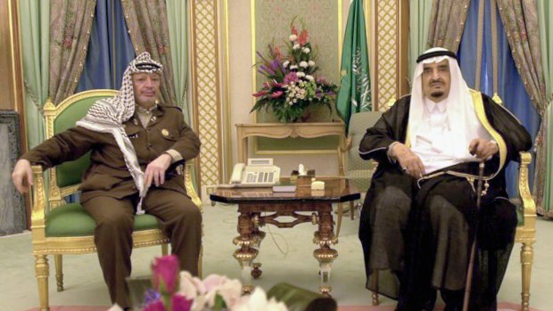 Saudi Arabia's late King Fahd (right) meets Palestinian President Yasser Arafat in 2001.