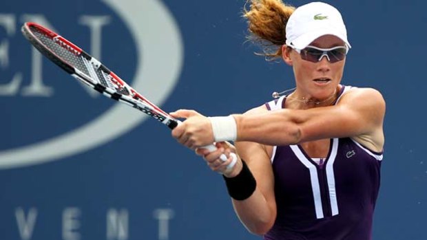 Sam Stosur has crushed Sara Errani of Italy in the third round of the US Open.