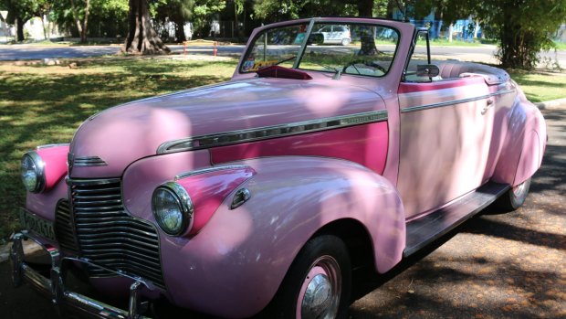 Vintage cars of Cuba - 1940s and 50s Chevrolets, Buicks and Oldsmobiles are everywhere.