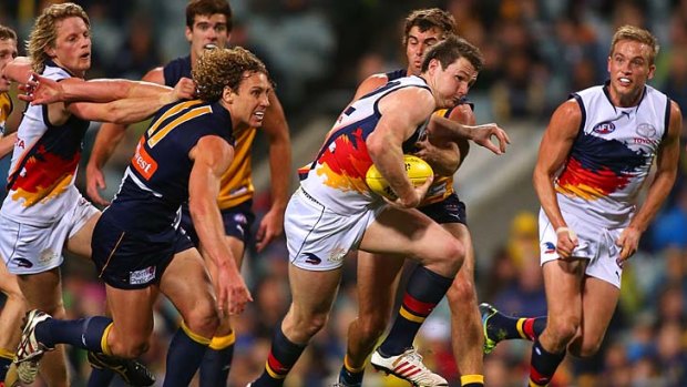 Patrick Dangerfield of the Crows breaks through the midfield during the match against the Eagles.