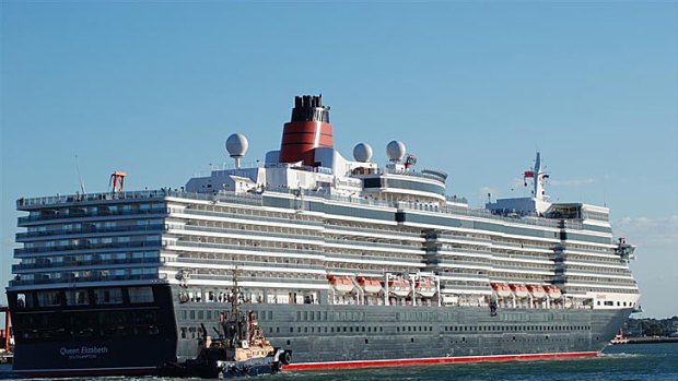 The Queen Elizabeth cruise-liner sails into Fremantle.