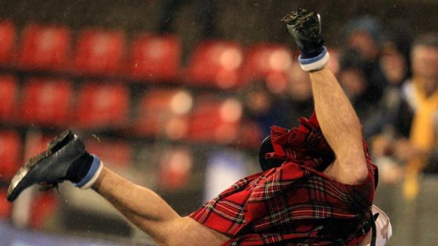 Skirting the issue &#8230; a kilted Braveheart gave stewards the runaround at Hunter Stadium after Scotland's win over the Wallabies on Tuesday. Presumably, police did indeed take his freedom after he came off second best in a battle with an advertising hoarding.
