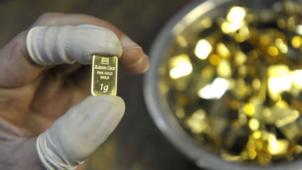 Goldman Sachs analyst says gold's failure to rally during the debt standoff in the US showed that the yellow metal was out of favour with investors.
