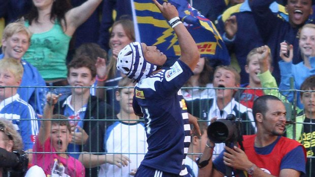Stormers winger Gio Aplon celebrates after scoring the opening try.