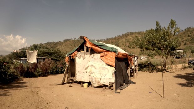 Settlers moved from the foreshore at Paga Hill to the inland site of Gerehu, where they live in appalling conditions. 