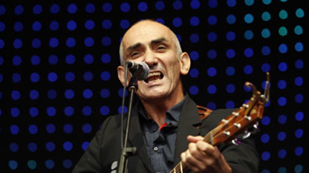 Paul Kelly's ode to backpacking around Europe, Every F---ing City, is a top travelling song.