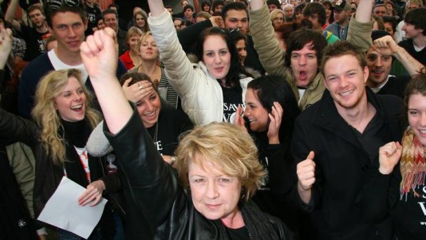 Noni Hazlehurst protests with students against program changes at the Victorian College of the Arts in 2009.
