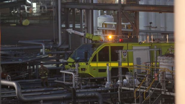 A valve malfunction is being blamed for the spill of 130,000 litres of unleaded fuel at Port Botany.