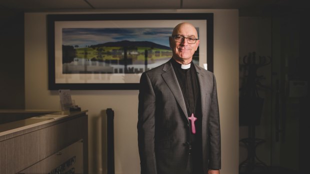 Bishop Stuart Robinson is resigning from Anglican diocese of Canberra and Goulburn.