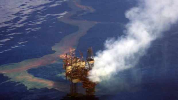 The West Atlas oil rig is thought to have been leaking about 470,000 litres of oil a day since an accident caused the rig's evacuation on August 21.