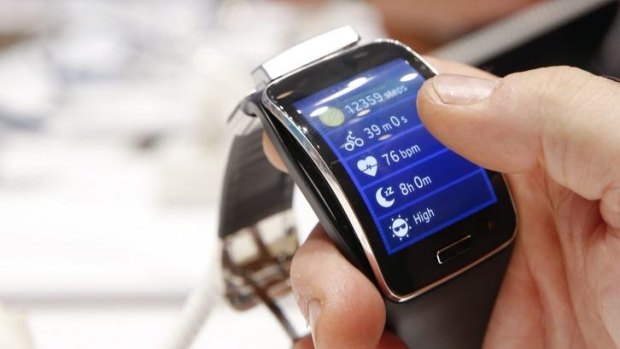 Samsung’s Gear S may lose out while consumers await Apple’s smartwatch.