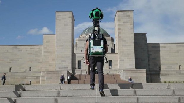 A Google scanning robot documenting the National War Museum.